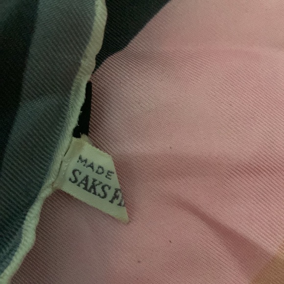 Saks Fifth Avenue 💯 SILK scarf - Picture 4 of 7